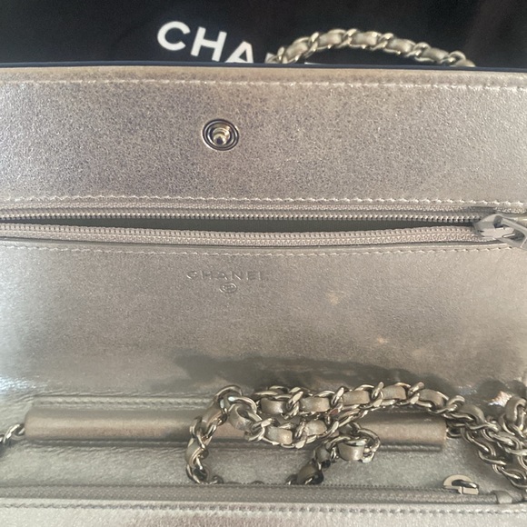 CHANEL cross body tu-tone lambskin wallet on the chain bag, blue and silver - Picture 8 of 16